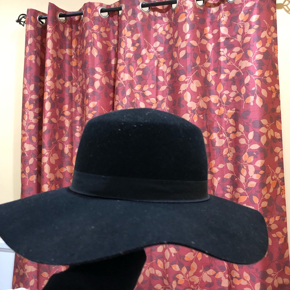 Black sun hat - Picture 2 of 3